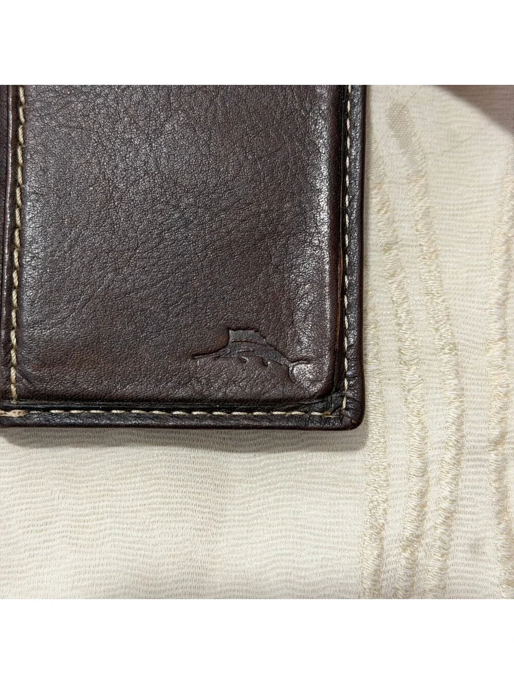 Tommy Bahama Brown Genuine Leather Trifold Wallet ID Window Card Holder Mens
